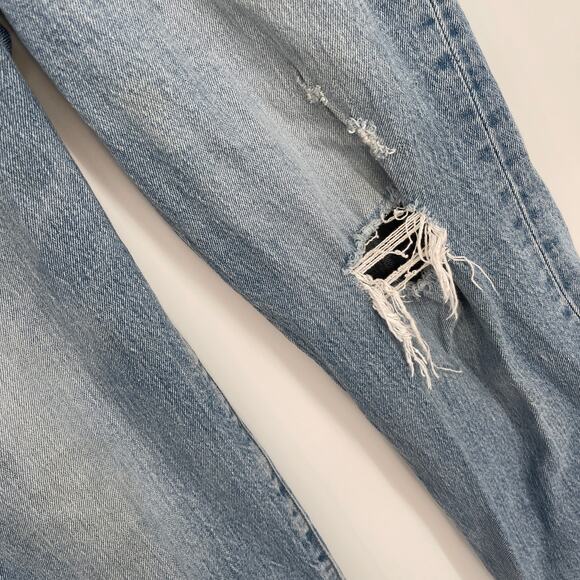 Levi's Premium Ribcage Straight Mid Rise Light Wash Mom Jeans Size 25 Blue - Picture 3 of 13